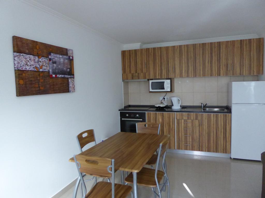 Costa&Isaias Apartamentos Angra do Heroísmo Habitación foto