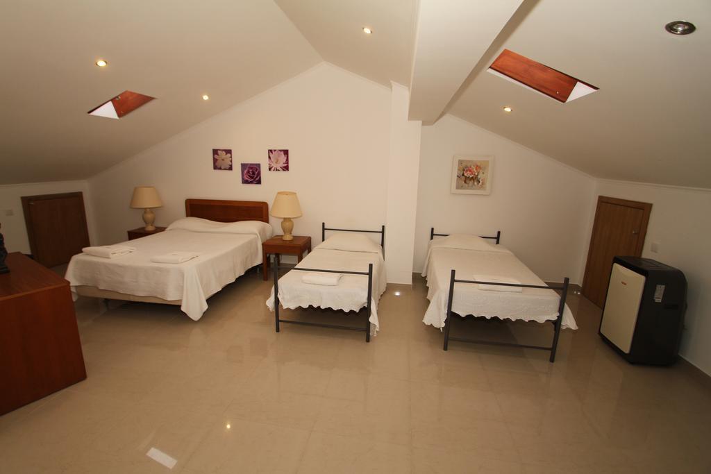Costa&Isaias Apartamentos Angra do Heroísmo Habitación foto